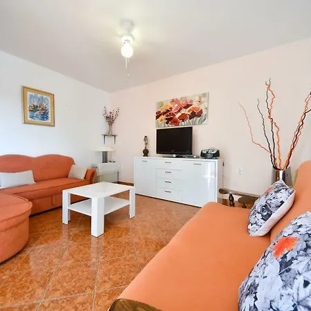 Mila Biograd Na Moru-polaca Villa