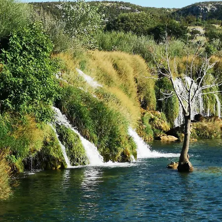 Mila Biograd Na Moru-polaca Villa